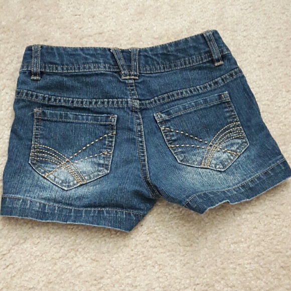 Shorts - Picture 2 of 3